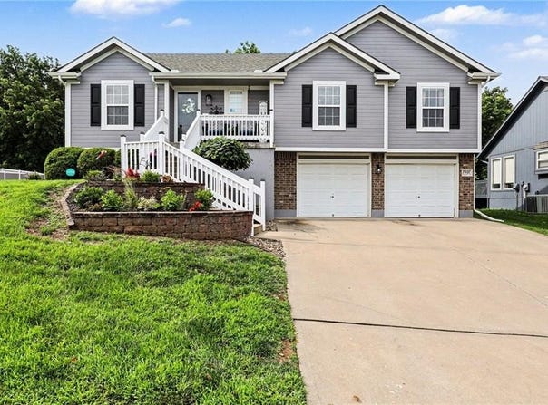 7207 E 165th Street, Belton, MO 64012