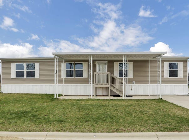 250 Rosie Avenue, Pataskala, OH 43062