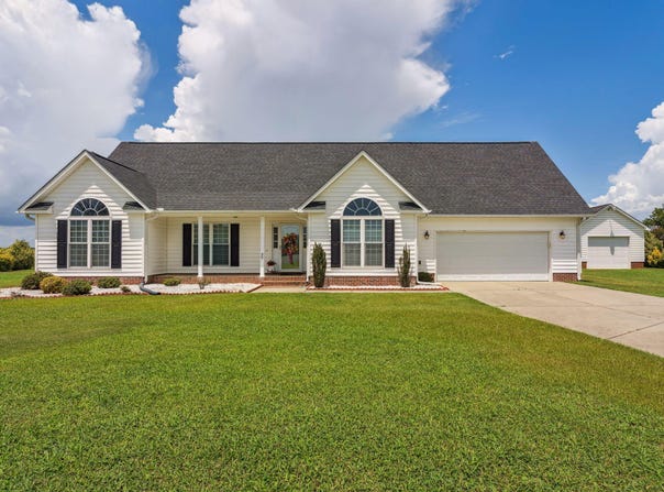 52 Hunters Rdg Trail, Dunn, NC 28334