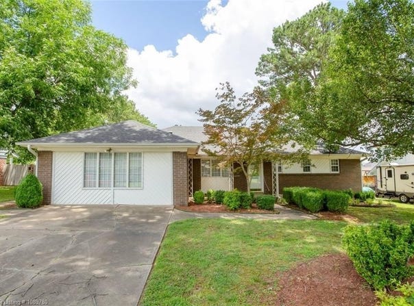 1910 N 46th TER, Fort Smith, AR 72904