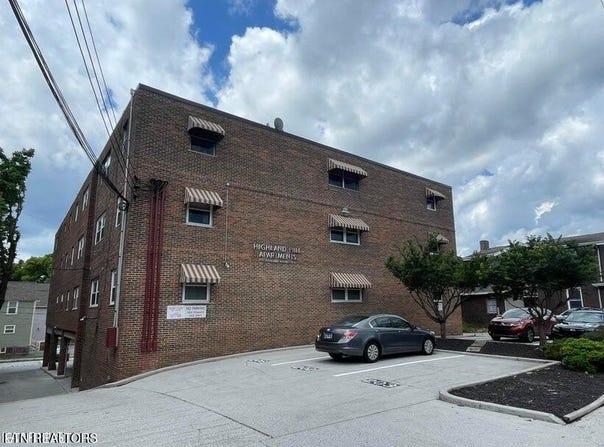 1211 Highland Ave, Knoxville, TN 37916