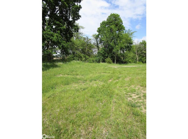 1016 Palisades Court, Iowa Falls, IA 50126