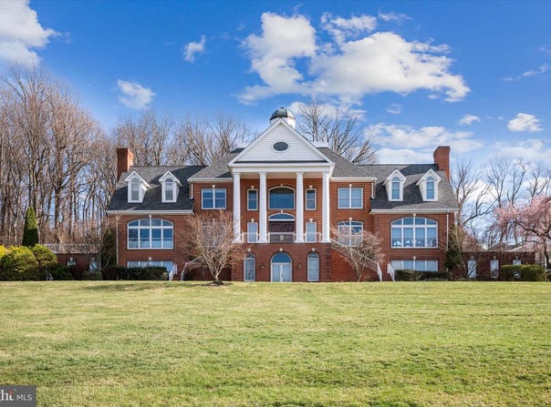 18037 CLENDENNING CIRCLE, ROUND HILL, VA 20141