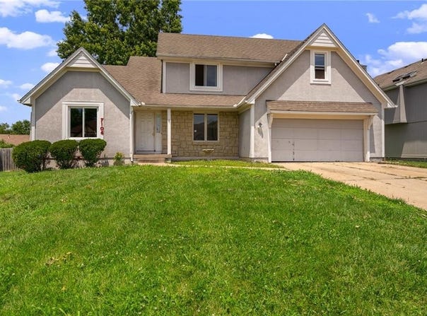 7104 E 134th Terrace, Grandview, MO 64030