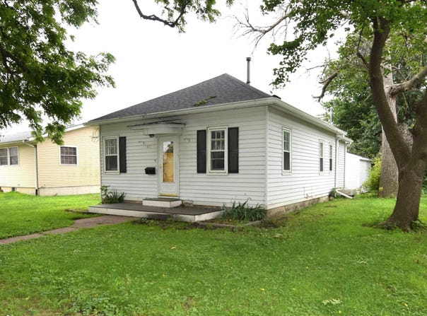 411 N Iowa Avenue, Eagle Grove, IA 50533
