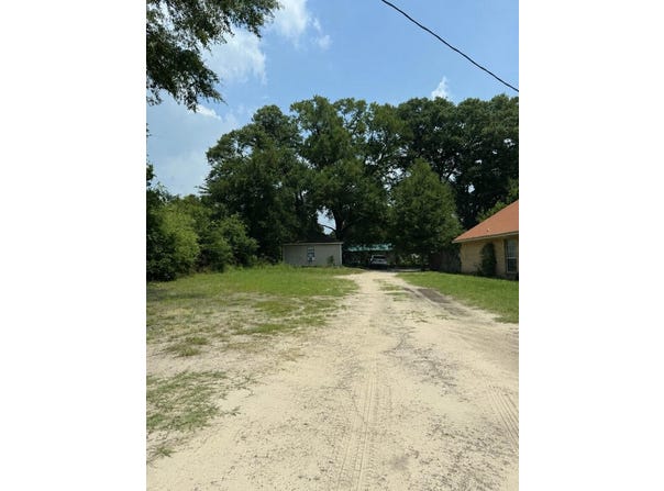 692B Williams Avenue, Crestview, FL 32539