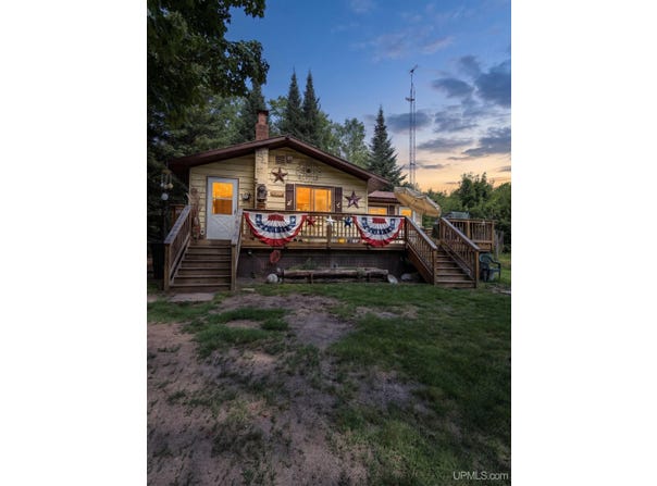 16085 15.5 Road, Wetmore, MI 49895