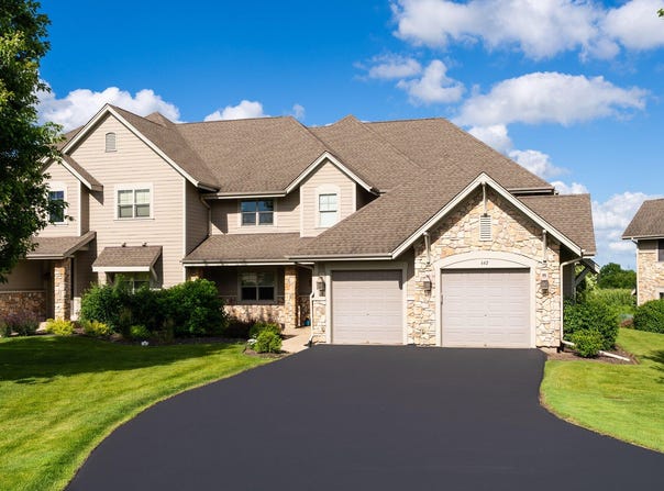 642 Eagleton Dr, Lake Geneva, WI 53147