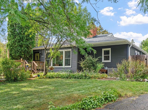 2310 Byrd Avenue N, Golden Valley, MN 55422