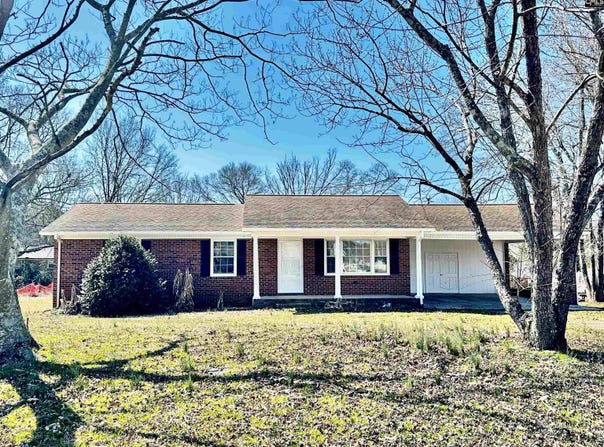 2604 oxford Circle, Lancaster, SC 29720
