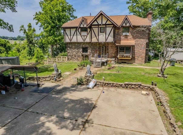 230 Glenbrier Lane, Huntington, WV 25702