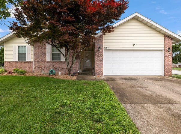5204 W Turnberry Court, Ozark, MO 65721