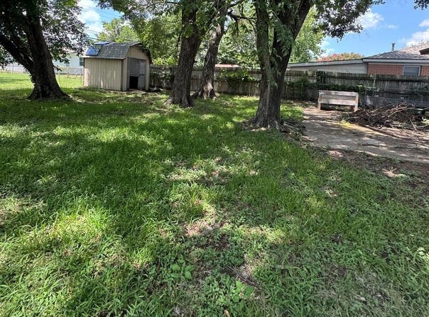 1221 Simpson Drive, Hurst, TX 76053