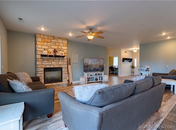 27 Westminster Place, Sunrise Beach, MO 65079