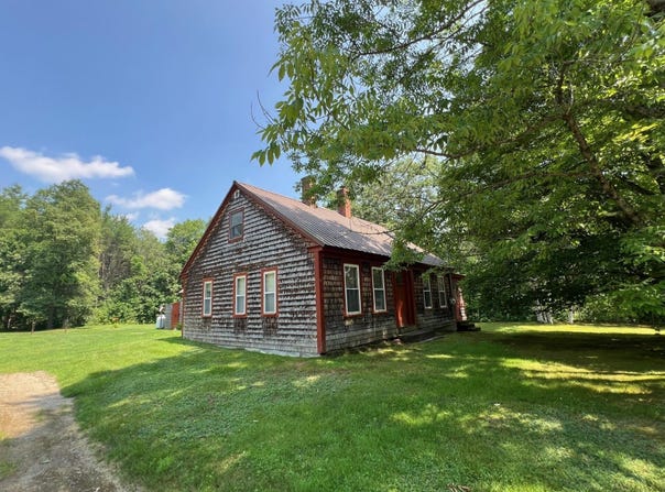 94 Coburn Avenue, Mexico, ME 04224