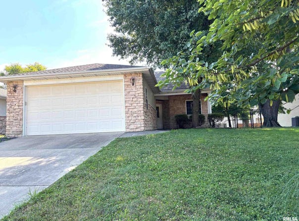 4317 HARVARD Drive, Springfield, IL 62712
