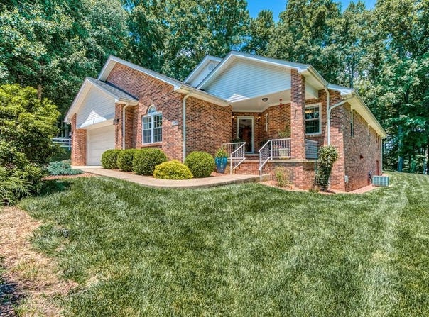26780 Preston Place Drive, Abingdon, VA 24211