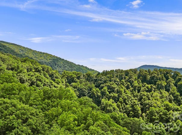 158 Sugar Cove Road, Weaverville, NC 28787