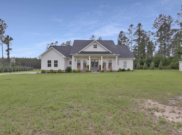 9051 Sage Forest Ln, Pace, FL 32571