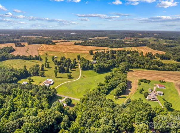 179 J and W Road, Olin, NC 28660