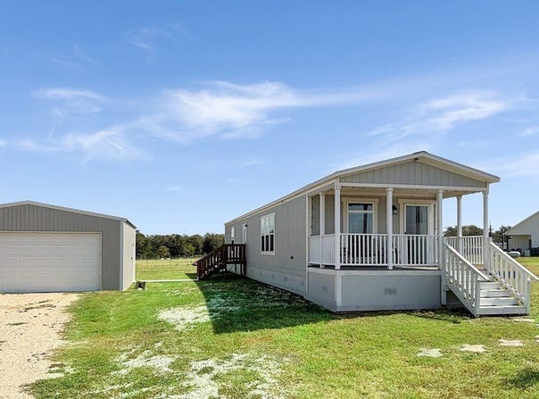 2381 West U.S. 90, Flatonia, TX 78941