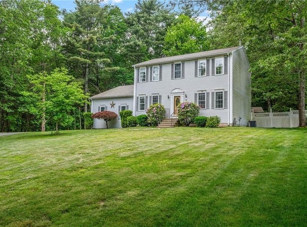 3 Walker Lane, Coventry, RI 02816