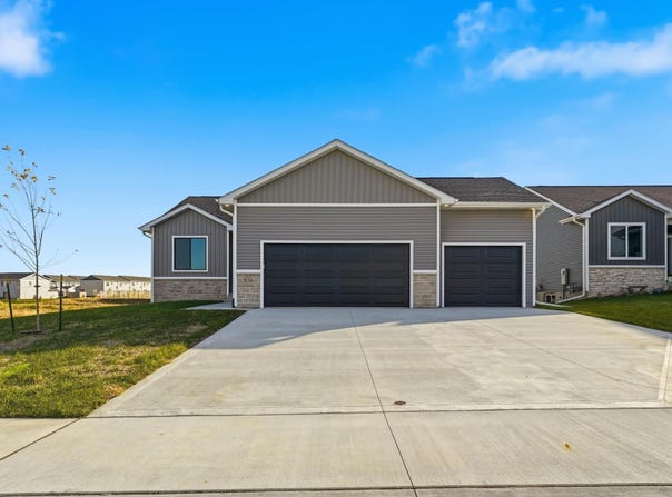 724 Plainside Avenue, Norwalk, IA 50211