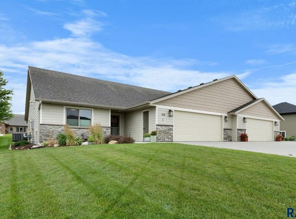 106 S 15th Ave, Rock Rapids, IA 51246