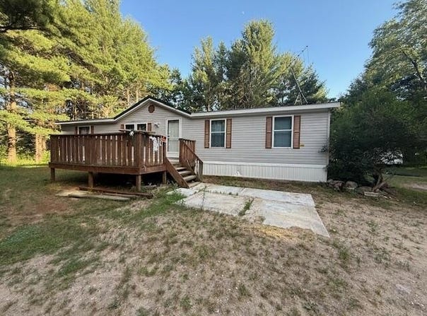 1422 E Monroe Street, White Cloud, MI 49349
