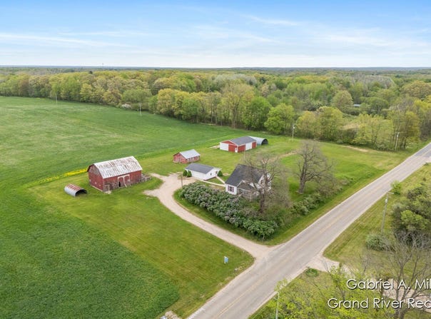 49 E 112th Street, Grant, MI 49327