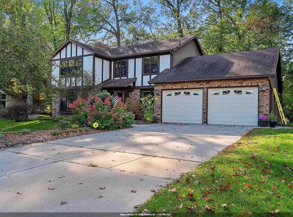 2032 CANDLE Way, GREEN BAY, WI 54304-1841