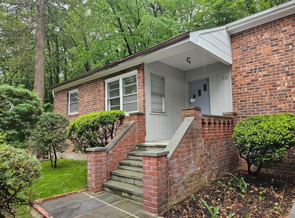 23 Beverly Road, Glen Cove, NY 11542