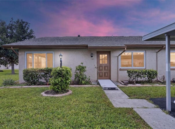 110 GLOUCESTER Boulevard, SUN CITY CENTER, FL 33573