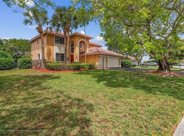 5408 NW 109th Ln, Coral Springs, FL 33076