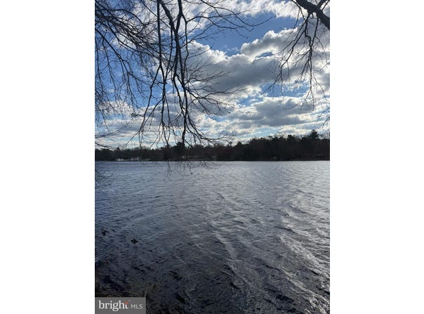 N SHORE Drive, WILLIAMSTOWN, NJ 08094