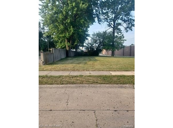 934 E Granet Avenue, Hazel Park, MI 48030