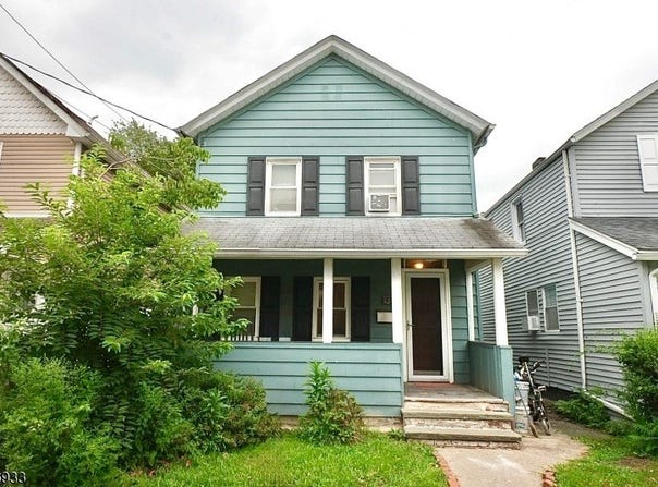 13 Thomas St, Bloomfield Twp., NJ 07003-2327