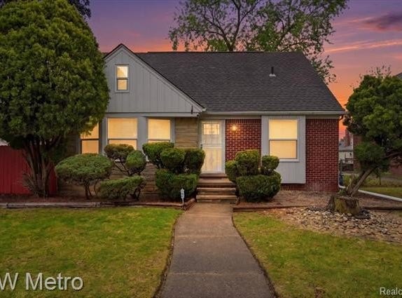 15376 Gilchrist Street, Detroit, MI 48227