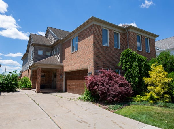 229 Keelson Drive, Detroit, MI 48215