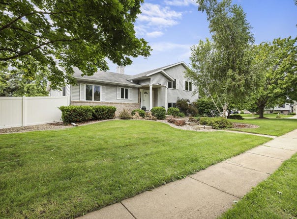 749 Westlawn Drive, Cottage Grove, WI 53527
