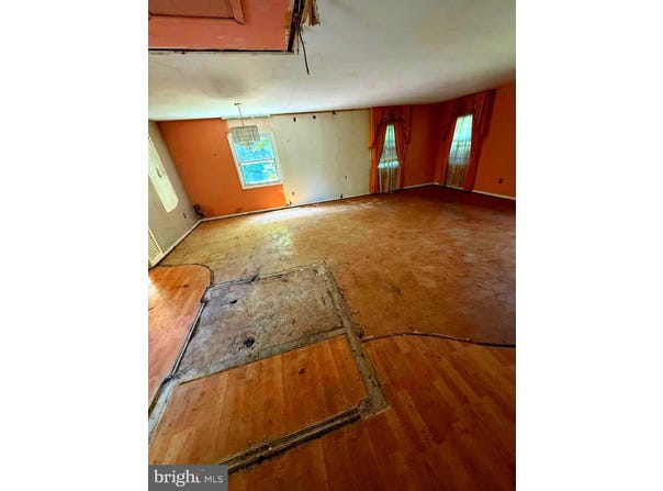 1 HAWLEY PLACE, WILLINGBORO, NJ 08046