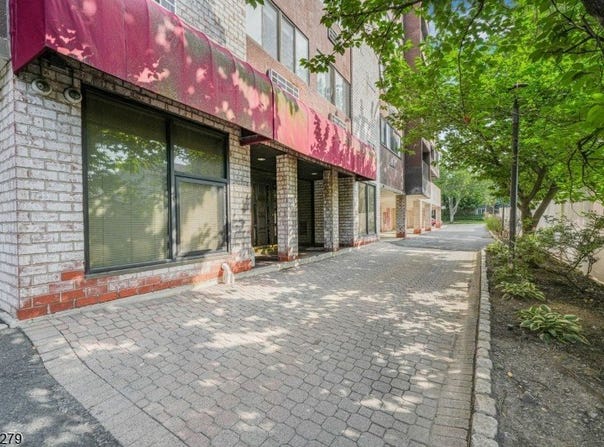 55 Clinton Pl, Hackensack City, NJ 07601-4500