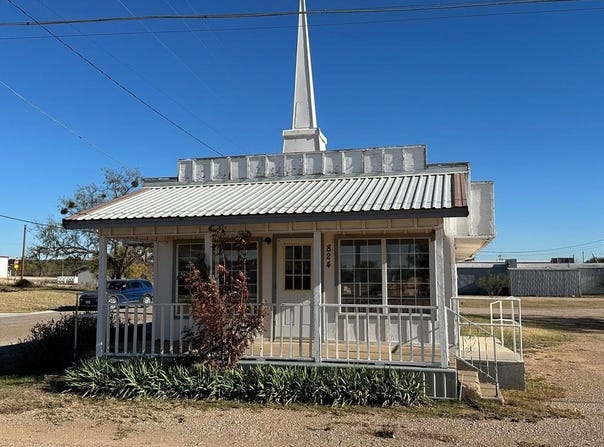 824 Austin Street, Robert Lee, TX 76945