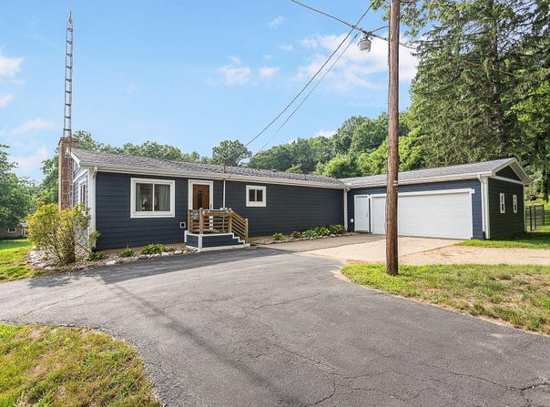3387 E Snow Road, Berrien Springs, MI 49103