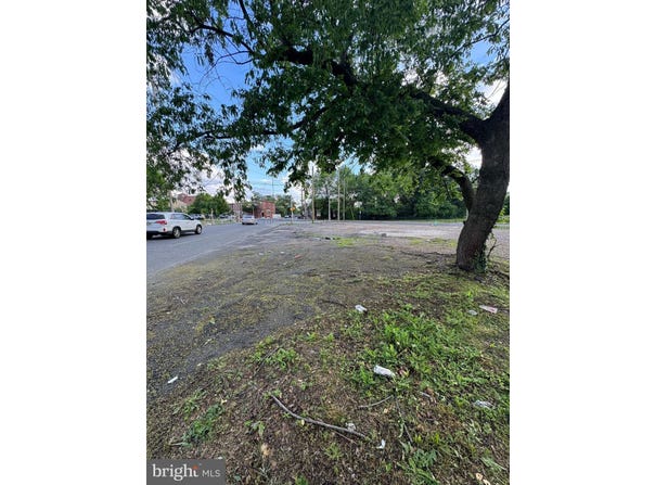 1662 FERRY AVENUE, CAMDEN, NJ 08104