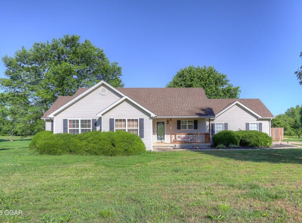 9511 County Lane 191, Carthage, MO 64836