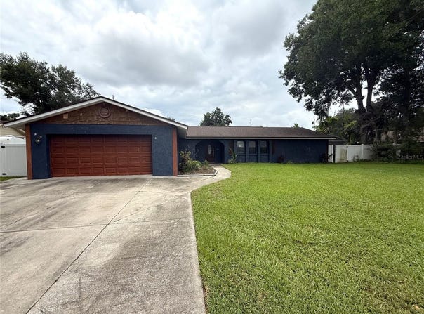 1806 N WATERMAN Drive, VALRICO, FL 33594