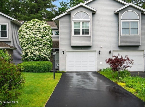 517 Highwood Circle, Guilderland, NY 12203