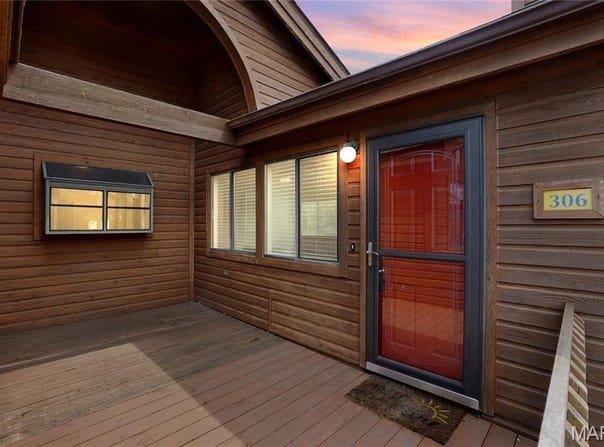 306 Hemingway Lane, Weldon Spring, MO 63304