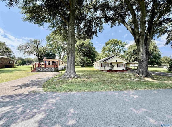 37&51 N Maple Street, Boaz, AL 35956